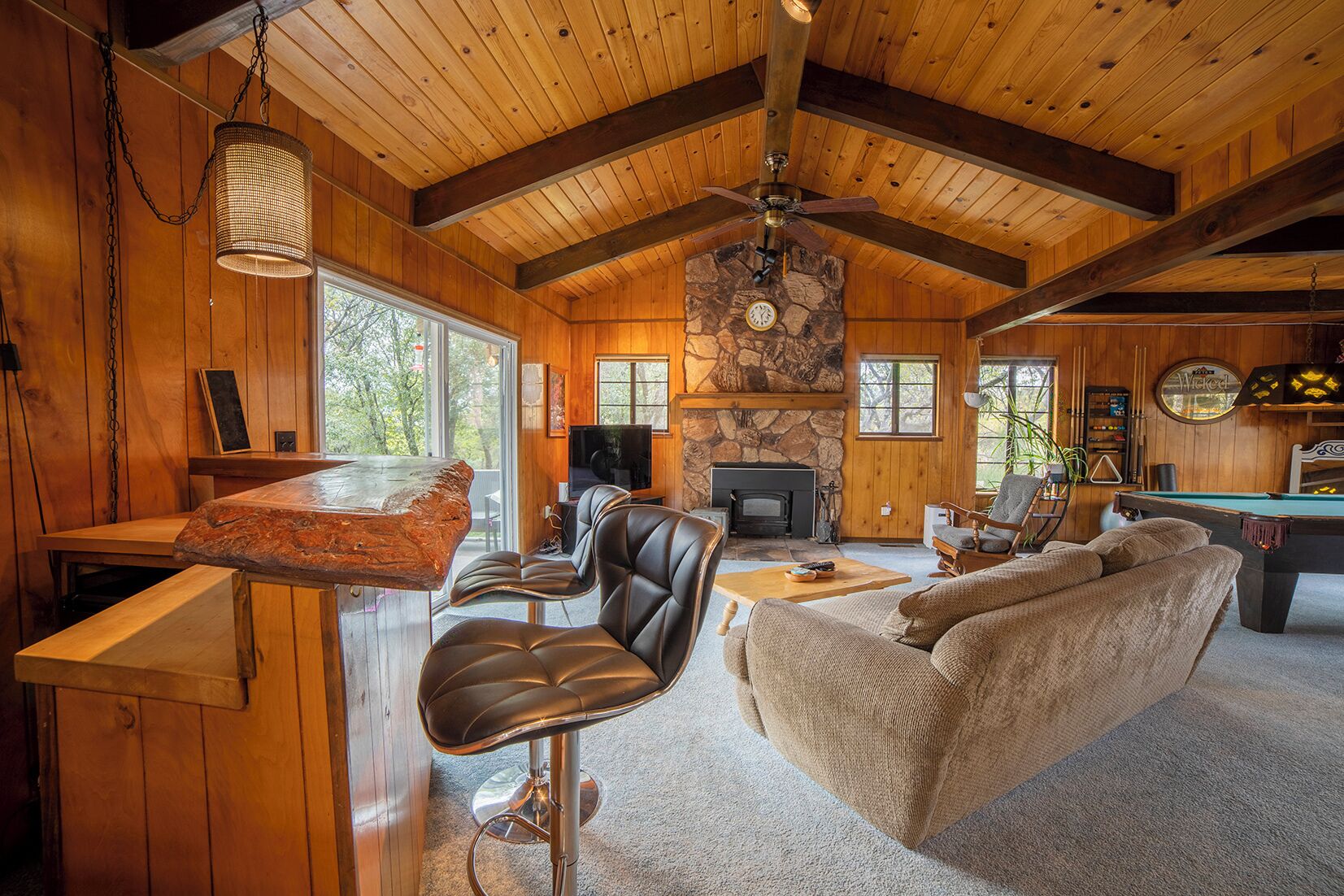 House, Multiple Beds, Fireplace, Mountain View (Sonora Splendor) | Living area | 42-inch flat-screen TV with digital channels, fireplace