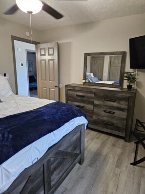 2 bedrooms, iron/ironing board, WiFi, bed sheets