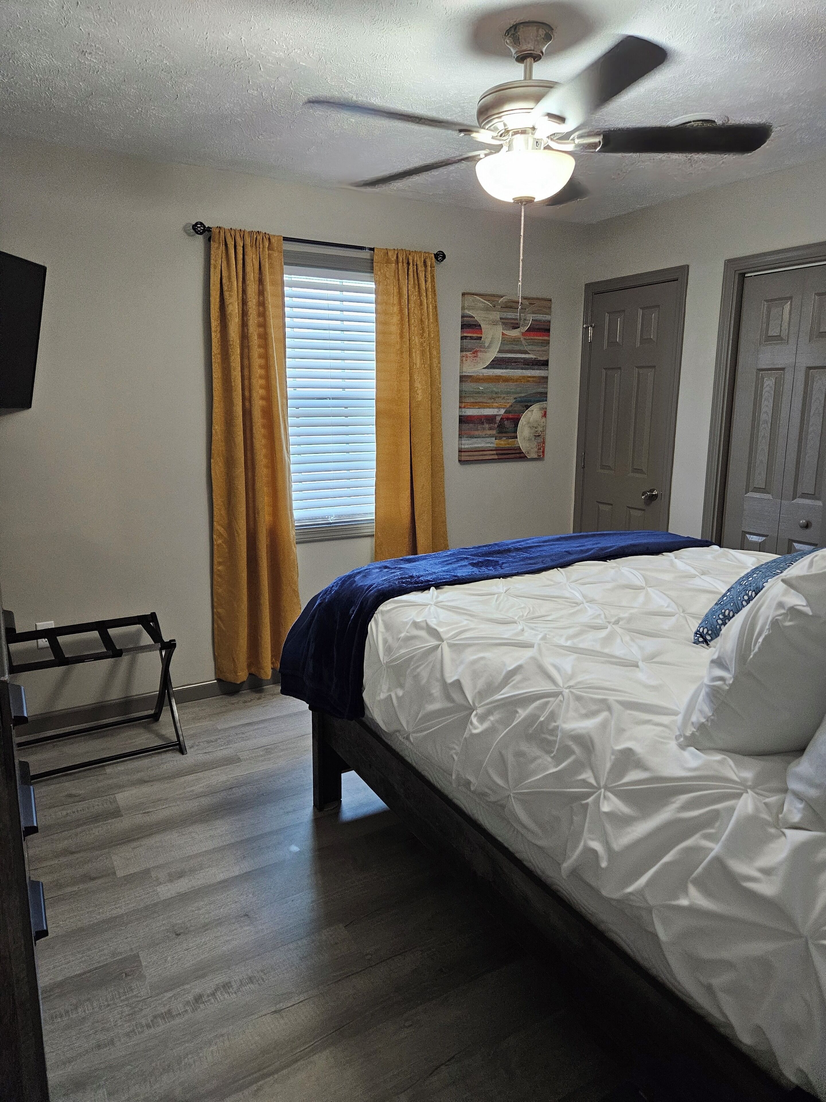 2 quartos, ferros/tábuas de passar roupa, Wi-Fi, roupa de cama