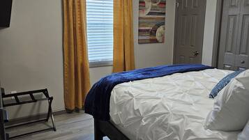 2 quartos, ferros/tábuas de passar roupa, Wi-Fi, roupa de cama