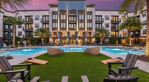 Pool - Stylish Luxury Haven King Bed Southside Jax with Pool Near Mayo Clinic & Beaches (Jacksonville)