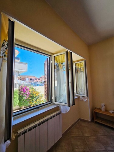 Apartment in central area with outdoor space 10 minutes from the airport
