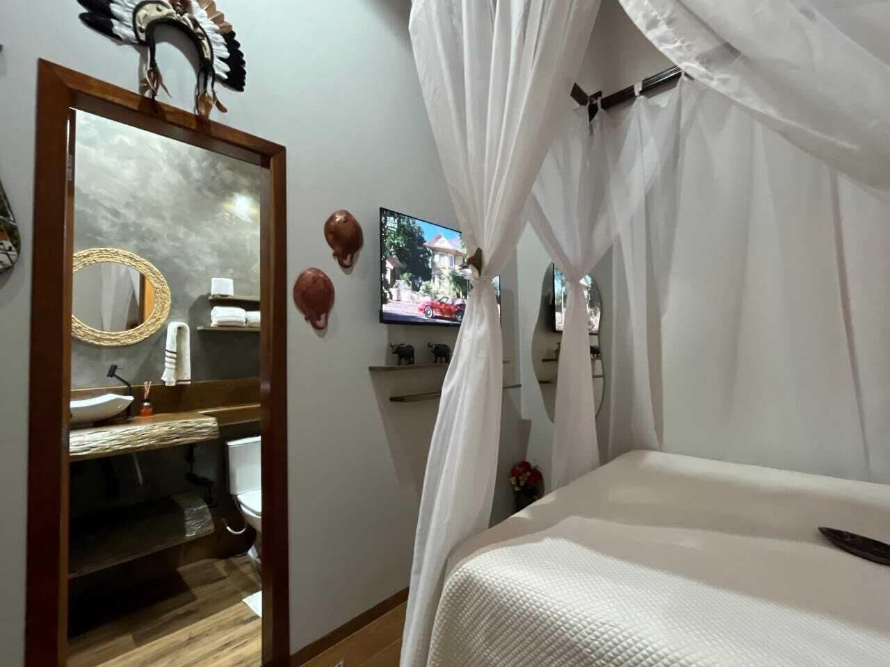 Premium Cabin, 1 Bedroom, Pool View, Poolside | Minibar, individually decorated, individually furnished