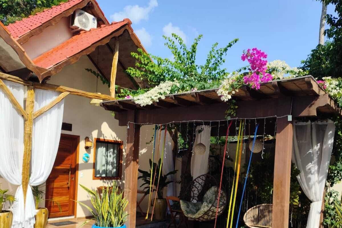 Premium Cabin, 1 Bedroom, Pool View, Poolside | Bar mini, ruang kerja komputer riba, seterika/papan seterika 