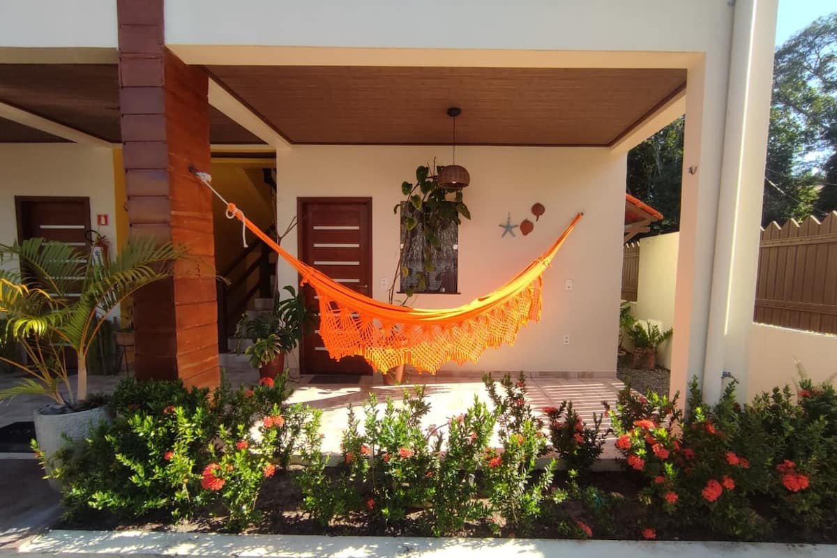 Deluxe Double or Twin Room, Garden View, Garden Area | Bar mini, ruang kerja komputer riba, seterika/papan seterika 