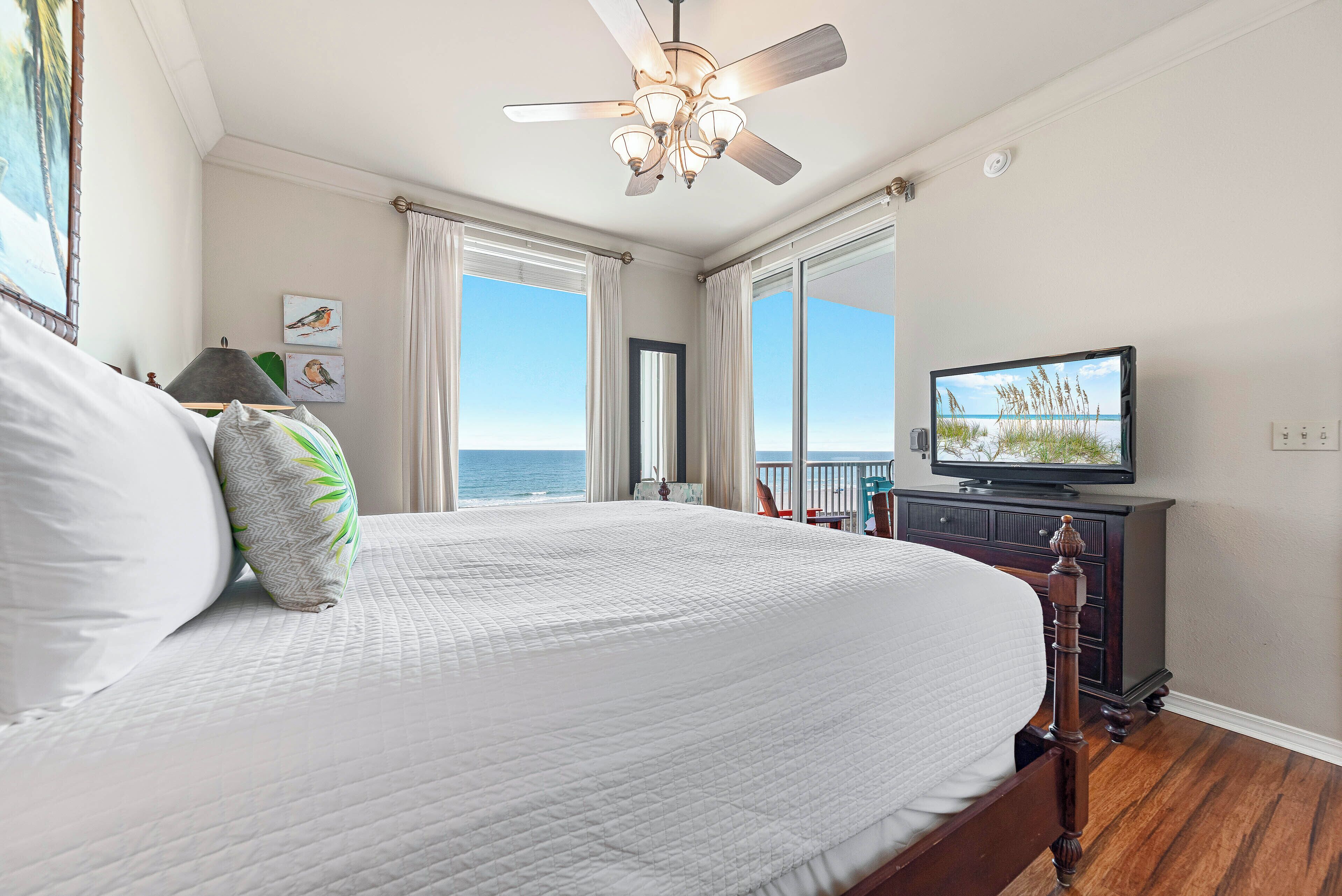 3 slaapkamers, een strijkplank/strijkijzer, gratis wifi, beddengoed