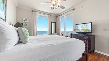 3 slaapkamers, een strijkplank/strijkijzer, gratis wifi, beddengoed