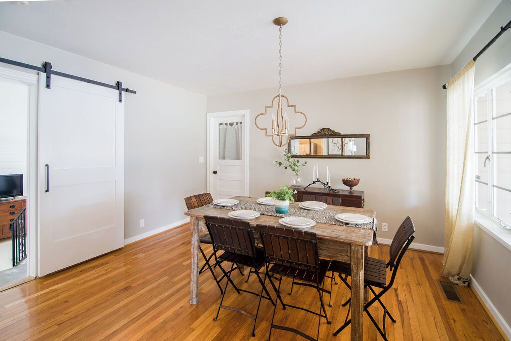 Haven Haus -  Sleeps 6, only 6 blocks to Main St.  All the amenities you need!