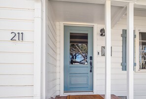 Exterior detail - Holiday Wine & Lights Getaway - 3BR, 2BA Mins from Main Street & Marketplatz (Fredericksburg)