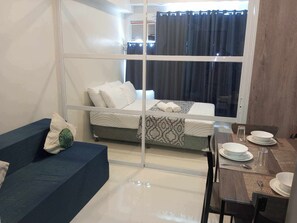 Appart'hôtel Confort, vue ville | Coin séjour