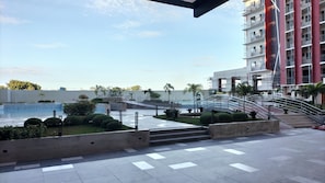 2 outdoor pools - Prime World District (Lapu-Lapu)
