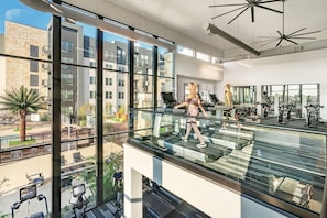 Fitness facility - Urban Oasis: Comfort and Peace With GYM/Pool and free parking  (Addison)