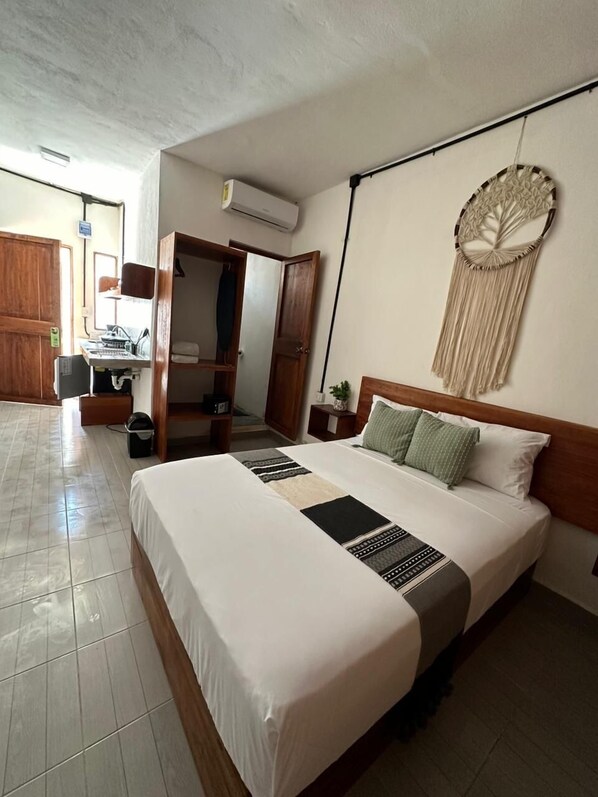 Dobbeltrom – standard | Safe på rommet, strykejern/-brett og wi-fi (inkludert)