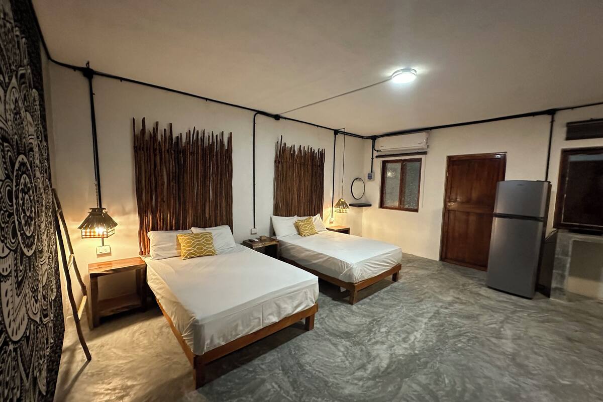 Quarto família | Cofres nos quartos, ferros/tábuas de passar roupa, Wi-Fi de cortesia