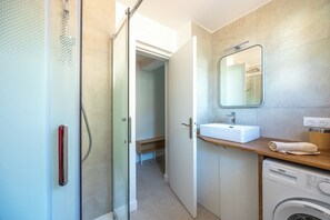 Shower, towels - La Maison du Fleuve - Welkeys (Dives-sur-Mer)