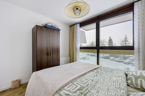 1 habitación, tabla de planchar con plancha y wifi gratis 