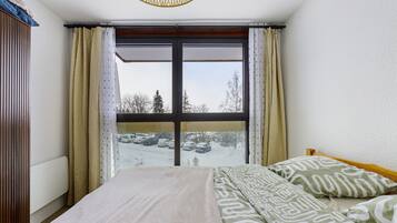 1 bedroom, iron/ironing board, free WiFi