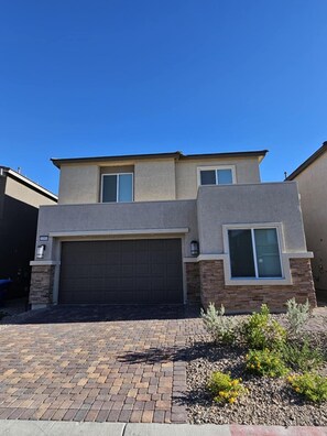 Exterior - Charming 1-bedroom house with WiFi and AC in lovely Las Vegas (Las Vegas)