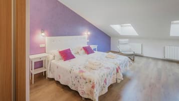 5 bedrooms, iron/ironing board, free WiFi, bed sheets