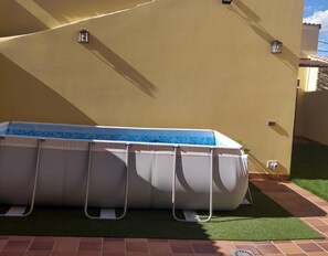 Outdoor spa tub - Country House 'Tradicion Rural El Tio Ricardo' with Private Pool, Private Garden and Wi-Fi (NIEVA)