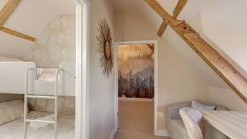 2 bedrooms, iron/ironing board, travel crib, internet