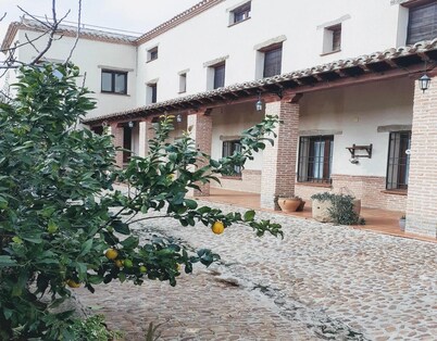 Country House 'Casa Rural La Era' with Mountain View, Wi-Fi and Air Conditioning