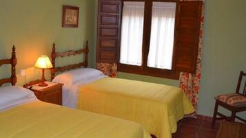 6 bedrooms, free WiFi, bed sheets