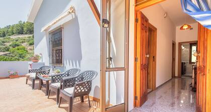 Ferienhaus 'La Casa Nella Valle' mit Bergblick, WLAN und Klimaanlage