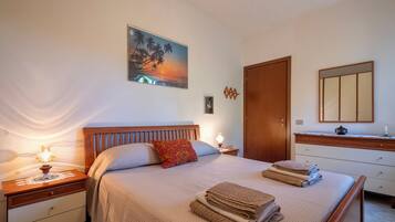 2 chambres, fer et planche Ă  repasser, Wi-Fi gratuit, draps fournis