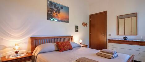 2 Schlafzimmer, Bügeleisen/Bügelbrett, kostenloses WLAN, Bettwäsche