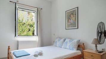 3 chambres, fer et planche à repasser, Wi-Fi gratuit, draps fournis