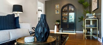 LUXURY & LOCATION!
200ft away from The Tulsa Expo Square!
Sleeps up to 9!