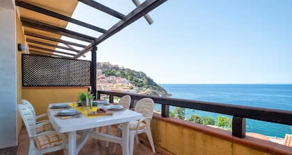 Holiday Home 'The Terrace Above The Sea' with Sea View, Private Terrace and Air Conditioning
