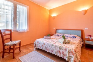 3 bedrooms, iron/ironing board, bed sheets - Holiday Home 'The Terrace Above The Sea' with Sea View, Private Terrace and Air Conditioning (Castelsardo)