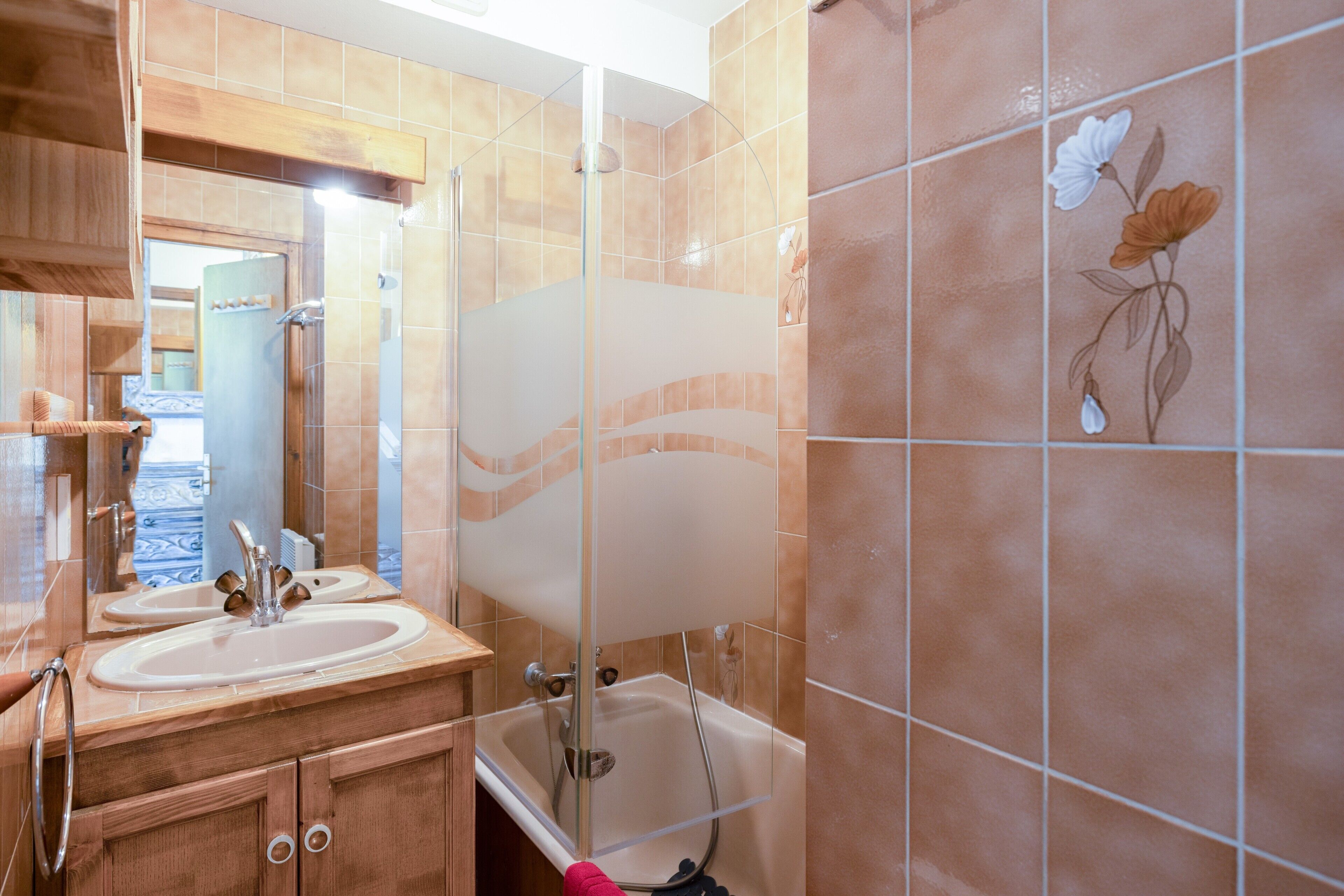 Dusche, kostenlose Toilettenartikel, Haartrockner