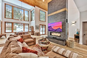 Älytelevisio, takka, videopelejä, kirjoja