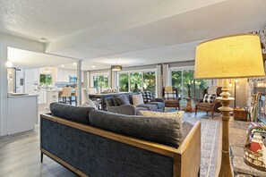 تلفزيون ذكي، كُتُب