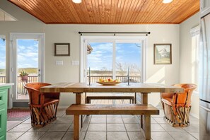 Dining - Luxury Lake Life - Boat Dock, Outdoor Kitchen, Basketball Court, Game Room & Bar (Lago Vista)