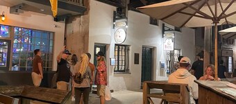 "Charming Cottage with Spacious Porch, Walking Distance to Top Attractions!"