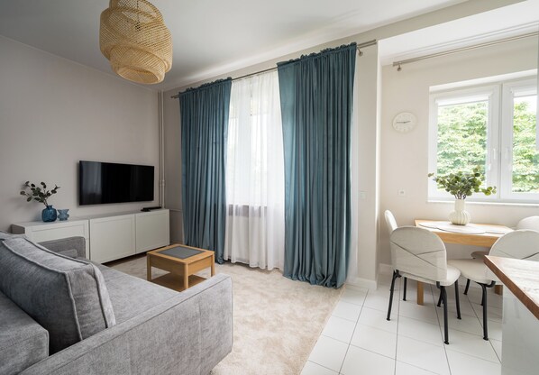 TV - Wola Ratusz Homely Apartment (Warszawa)