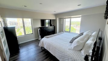 2 bedrooms, desk, free WiFi, bed sheets