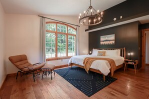 4 عدّة غرف نوم وواي فاي وملاءات أسرّة