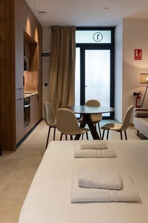 Dining - VLC HOST  - Zapadores A (València)
