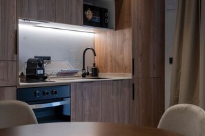 Fridge, microwave, oven, coffee/tea maker - VLC HOST  - Zapadores A (València)