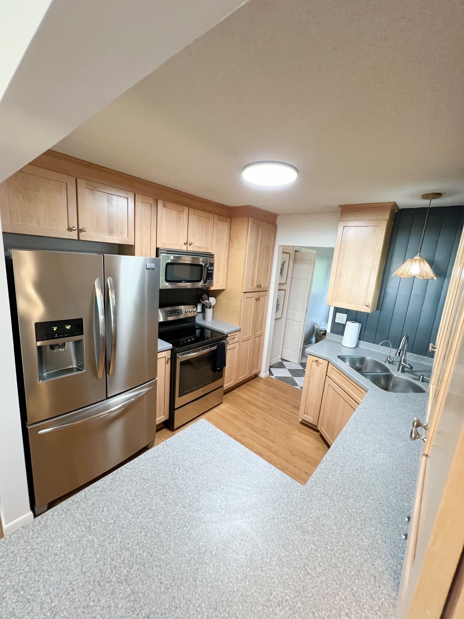 雪櫃、微波爐、焗爐、爐具