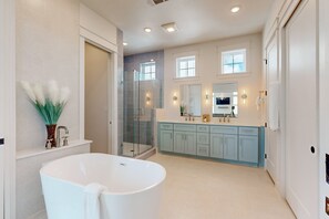 Shower, towels - Resort Pools, Pet Friendly, Golf Cart Boardwalk to the Beach (Port Aransas)