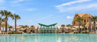 Resort Pools, Pet Friendly, Golf Cart Boardwalk to the Beach