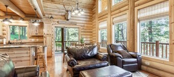 Fox’s Lair: Secluded Luxury Cabin 35 min to YNP