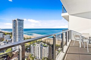 Property grounds - Enjoy luxury just a stones throw from the beach! (Gold Coast)