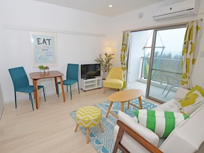 Two-Bedroom Apartment, 2nd - 4th Floor, Non Smoking | Living area